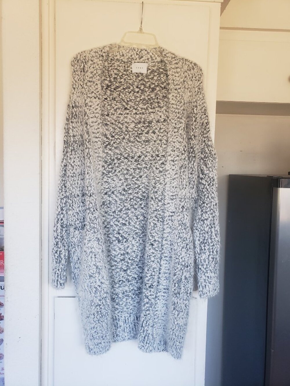 Lush White harry sweater (very pretty) with grey flakes Size Large